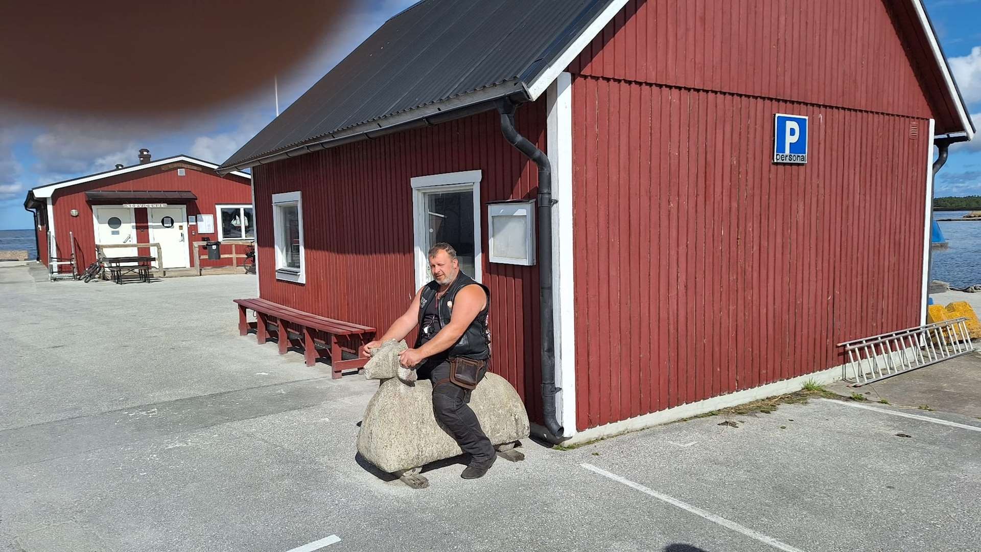 1 245 